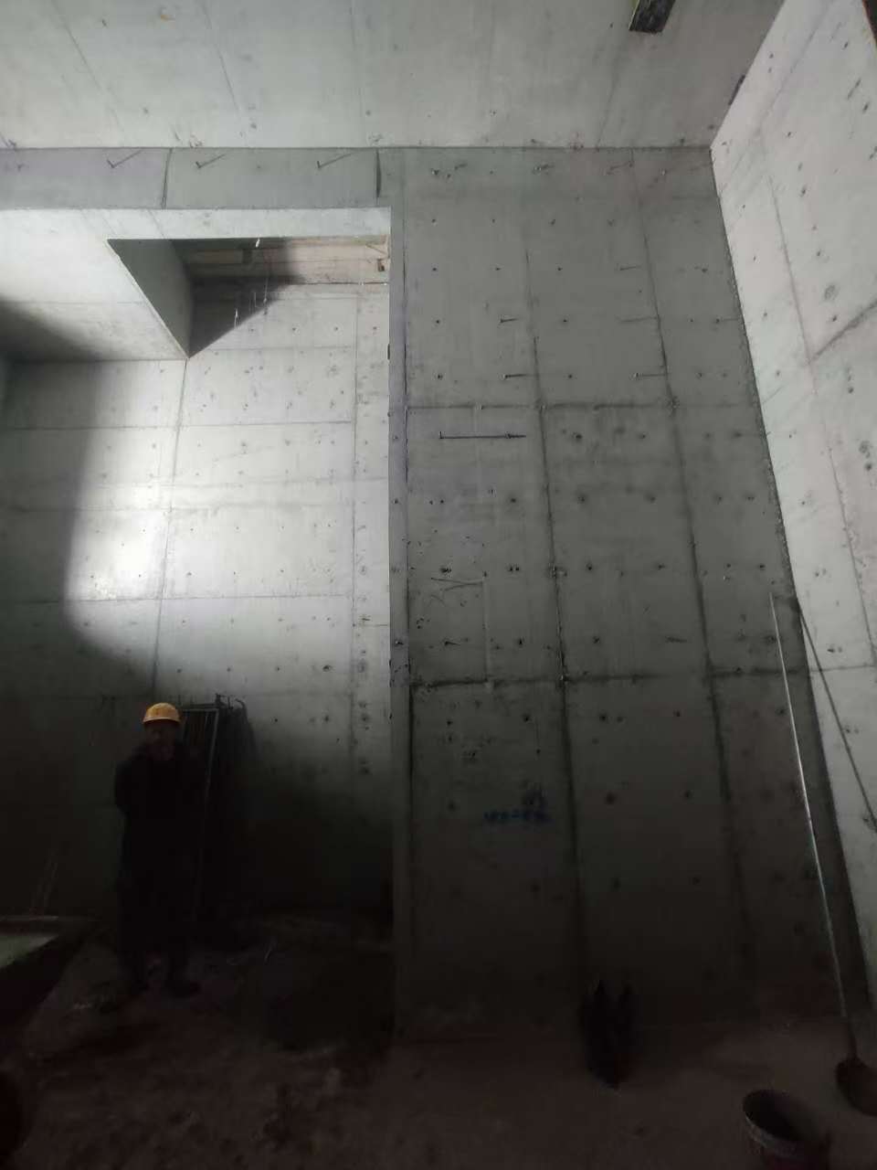 天津墙上开槽钢筋断了有影响吗